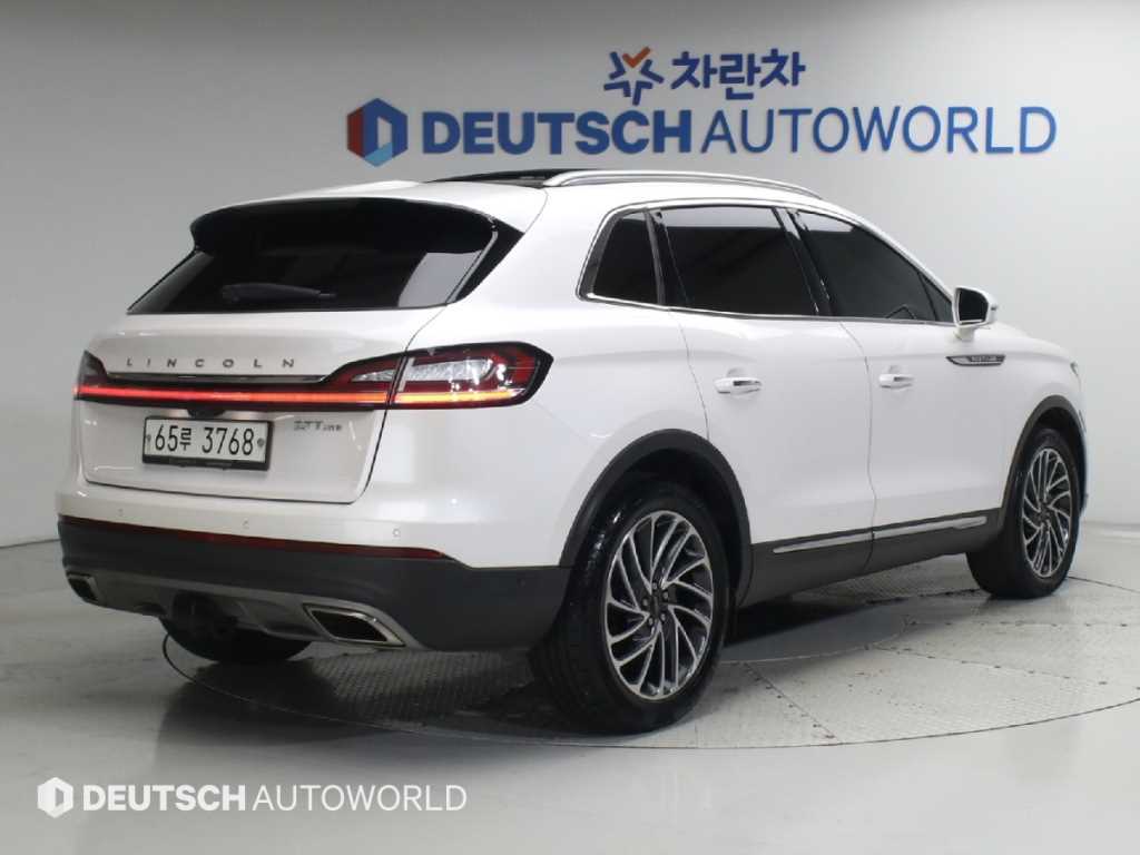 링컨 노틸러스 2.7 리저브 AWD 사진 2/20