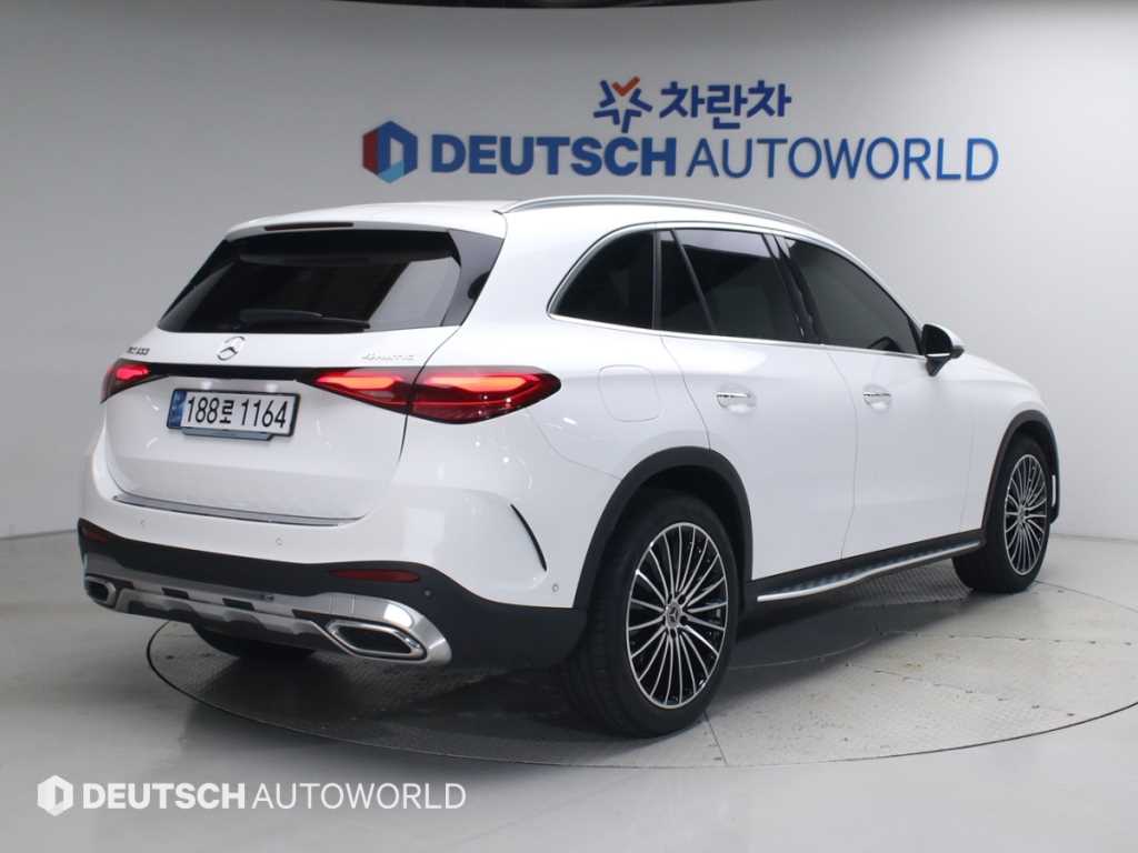 벤츠 GLC 클래스 GLC300 4MATIC AMG 라인 사진 2/20