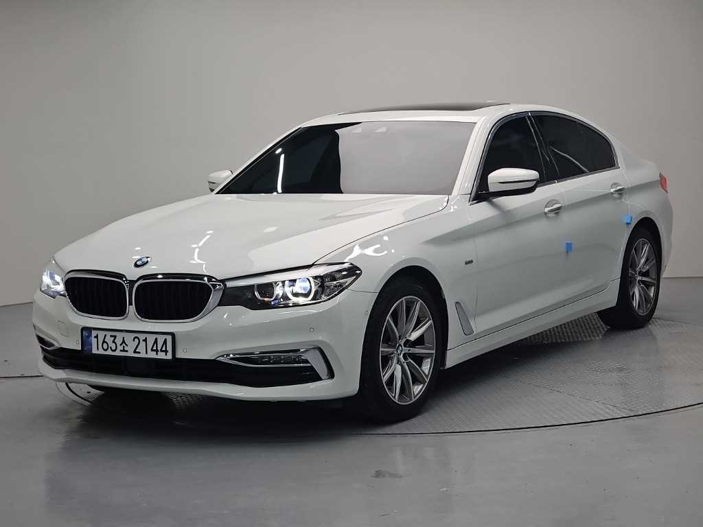 BMW 5시리즈 520i 럭셔리 사진