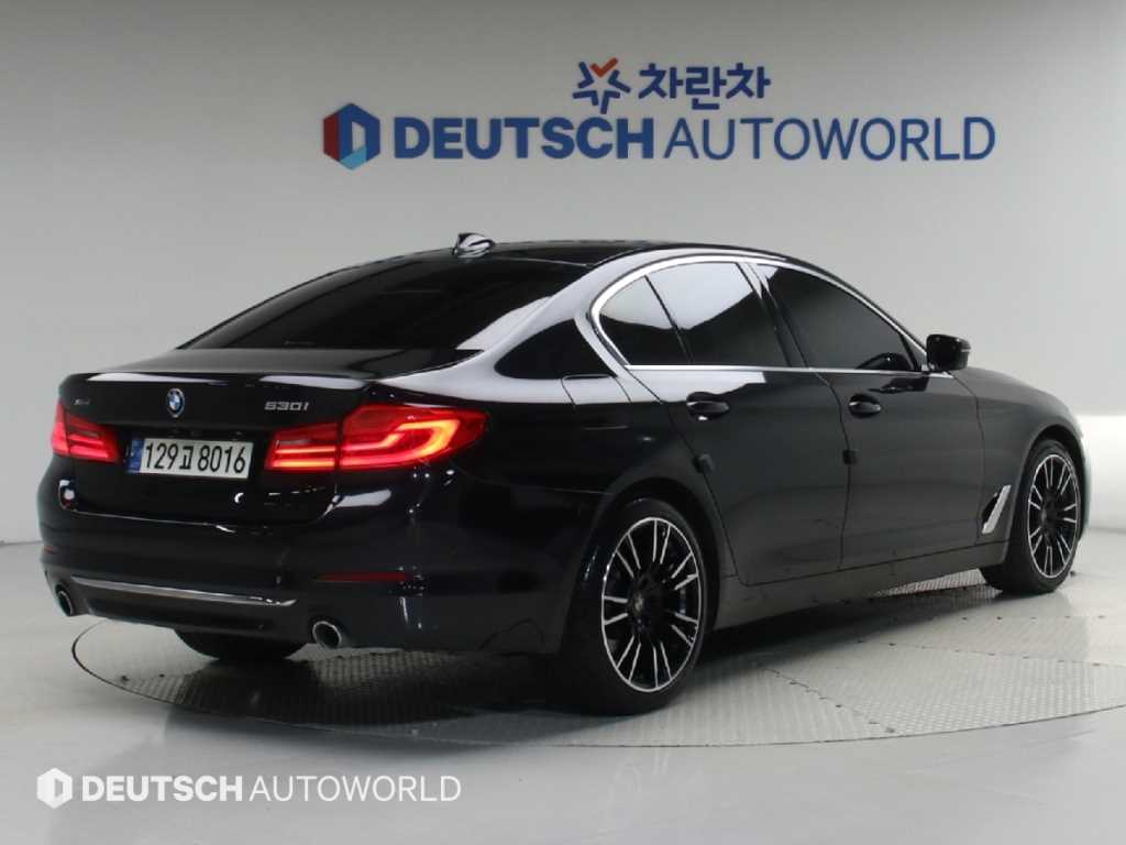 BMW 5시리즈 530i xDrive 럭셔리 플러스 사진 2/20
