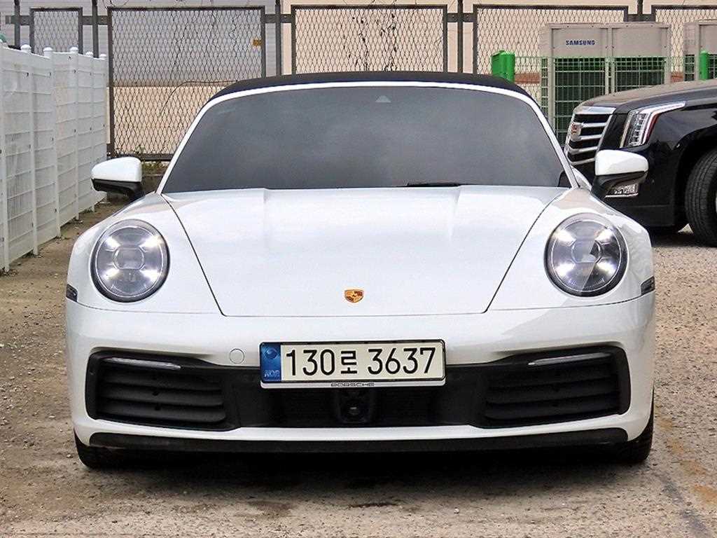 911(992) 카레라 카브리올레 2021년식