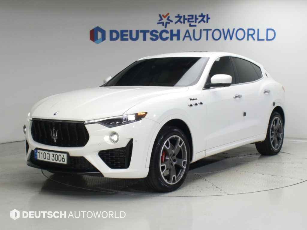 르반떼 3.0 AWD 모데나 2022년식