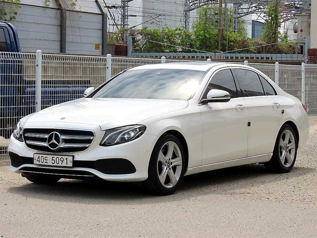 벤츠 E 클래스 E200 아방가르드 사진 2/20