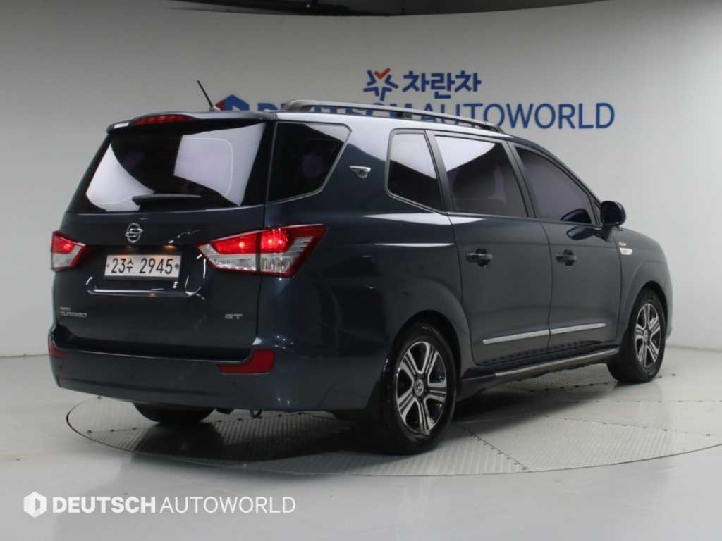 KGM 코란도 4WD GT 9인승 사진 2/20