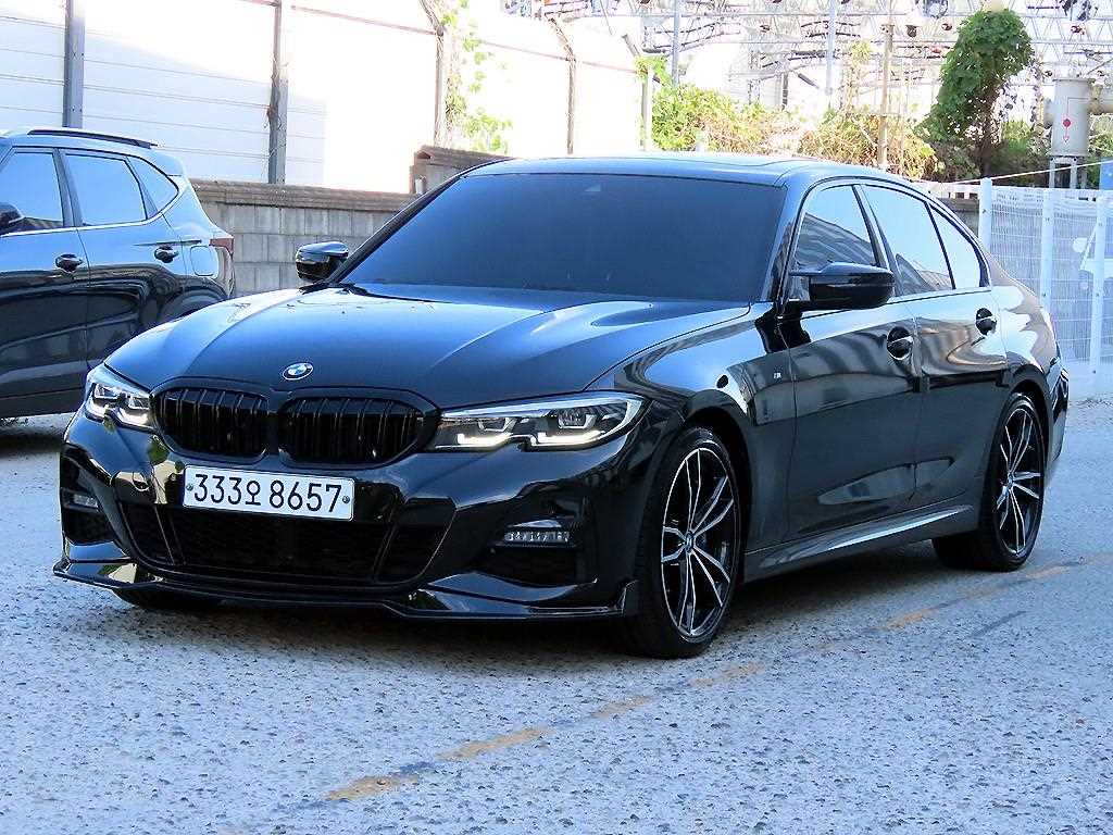 BMW 3시리즈 330i M 스포츠 사진
