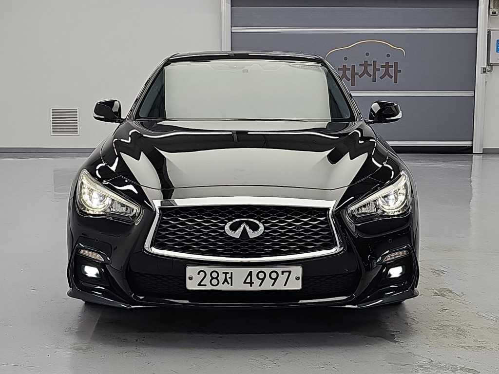 인피니티 Q 3.5 하이브리드 블루 스포츠 센서리 사진 2/18