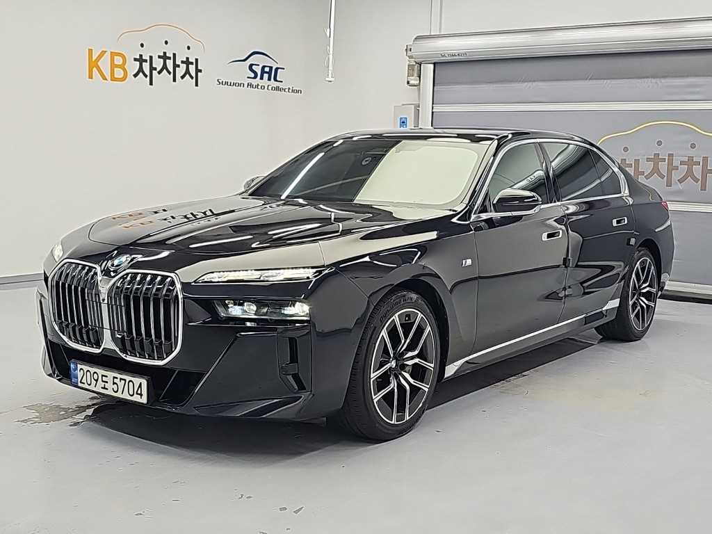 BMW 7시리즈 740i sDrive M 스포츠 사진