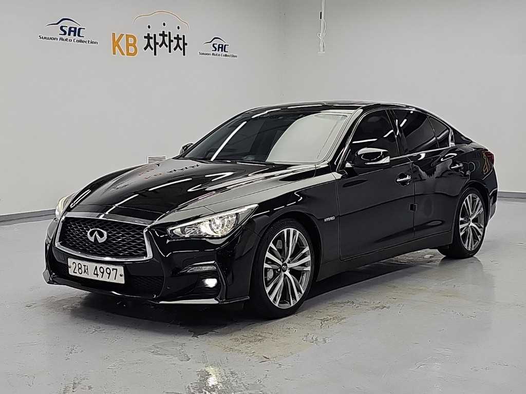 인피니티 Q 3.5 하이브리드 블루 스포츠 센서리 사진