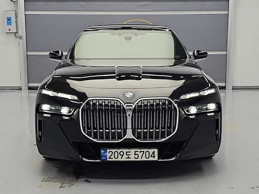 BMW 7시리즈 740i sDrive M 스포츠 사진 2/20