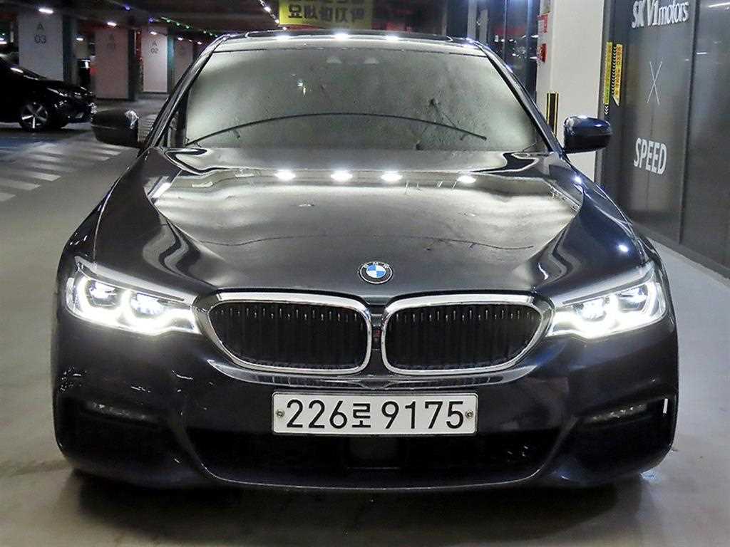 BMW 5시리즈 530i M 스포츠 플러스 사진 2/20