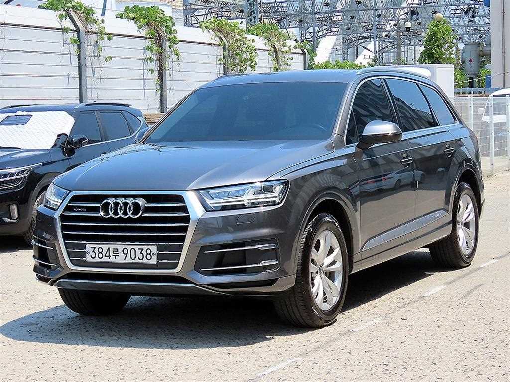 아우디 Q7 45 TFSI 콰트로 사진 2/20