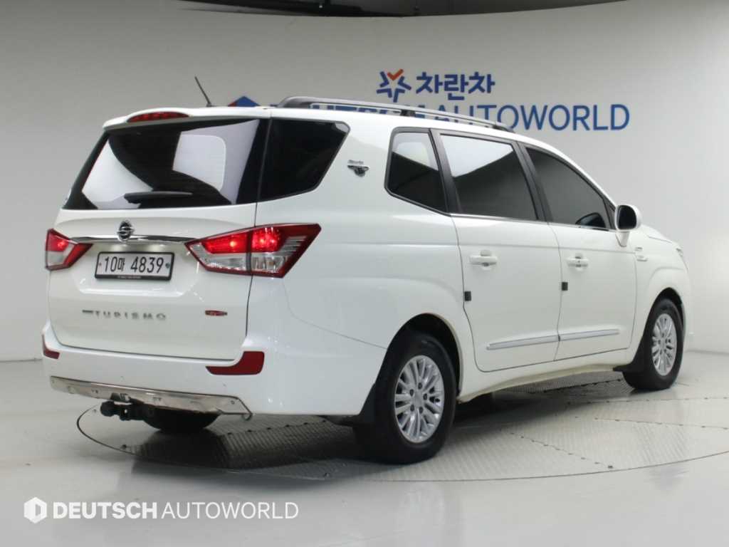 KGM 코란도 4WD 익스트림 9인승 사진 2/20