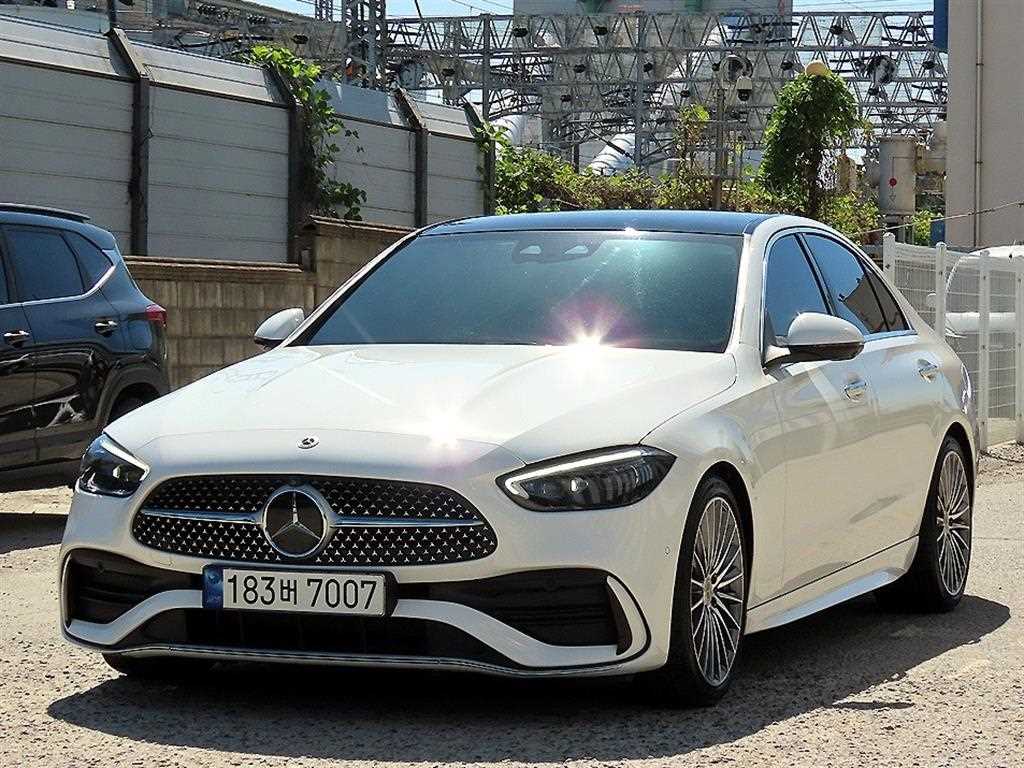 벤츠 C 클래스 C300 4MATIC AMG 라인 사진 2/20