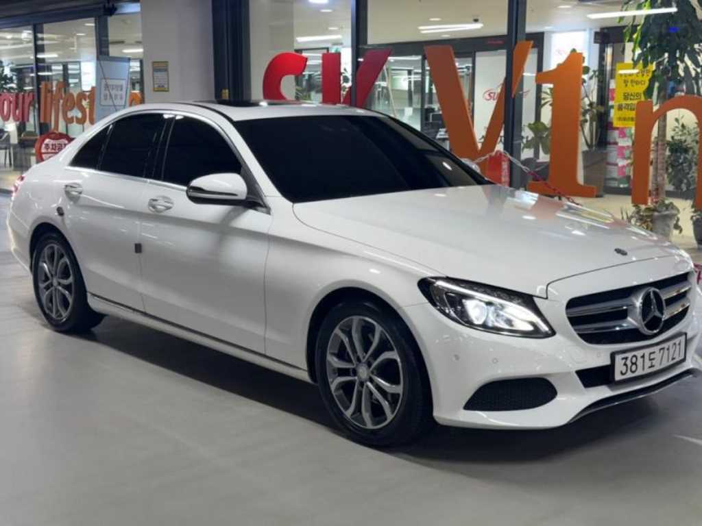 벤츠 C 클래스 C220 d 아방가르드 사진 2/19