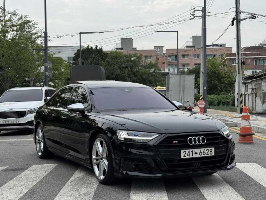S8 (D5) 4.0 TFSI 콰트로 LWB 2020년식