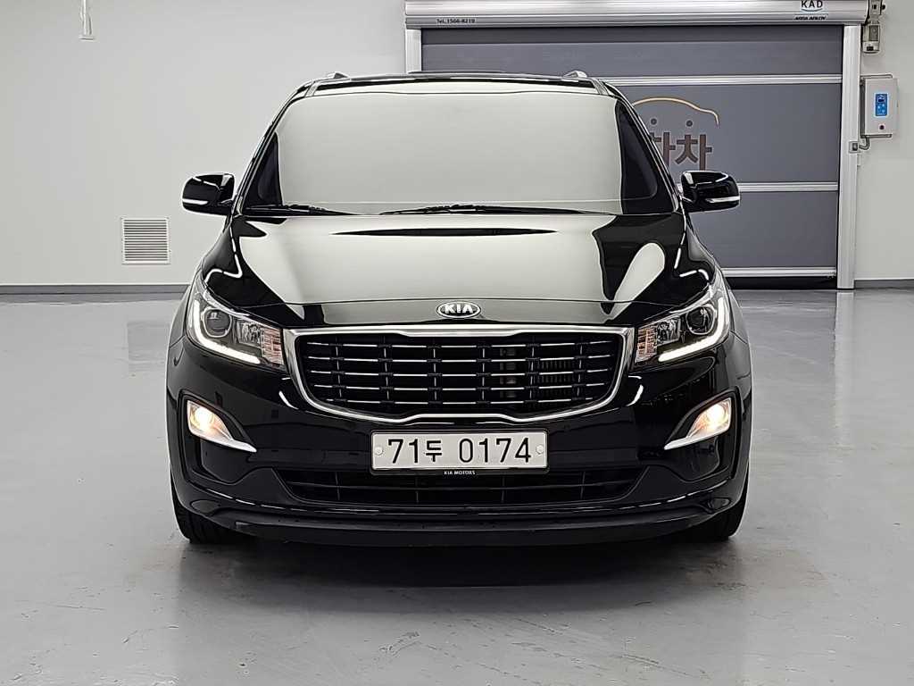 기아 카니발 디젤 11인승 프레스티지 사진 2/18