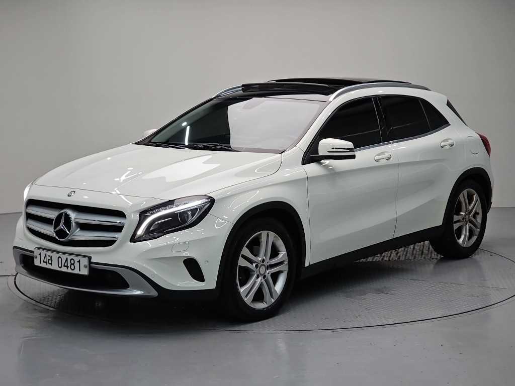 벤츠 GLA 클래스 GLA200 CDI 4MATIC 사진