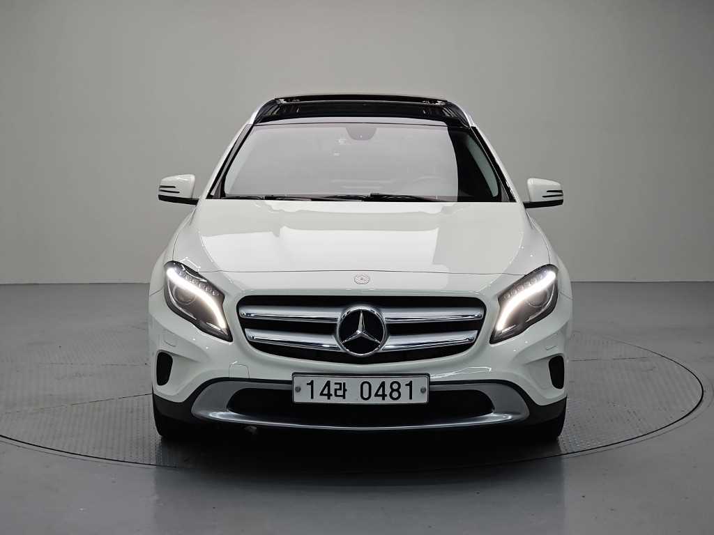 벤츠 GLA 클래스 GLA200 CDI 4MATIC 사진 2/19