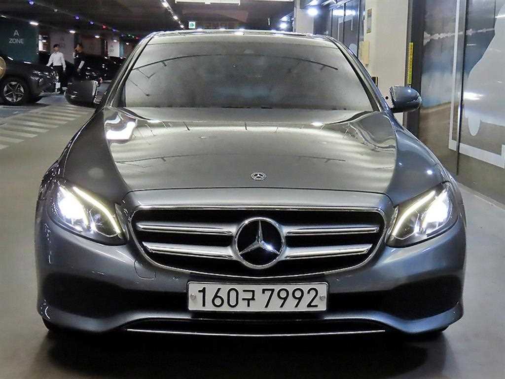 벤츠 E 클래스 E300 아방가르드 사진 2/20