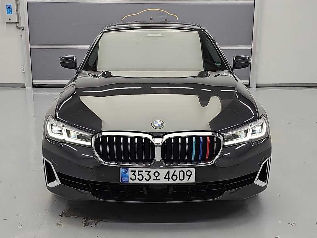 BMW 5시리즈 530e M 스포츠 사진 2/18