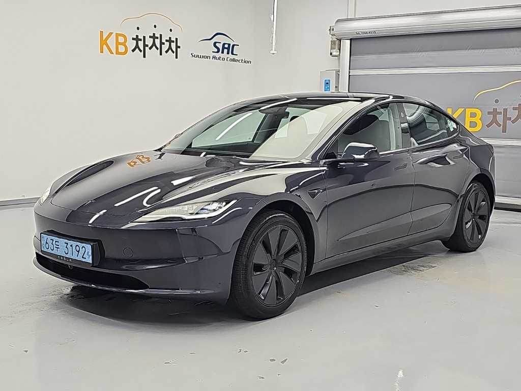 테슬라 모델 3 프리미엄 롱 레인지 사진