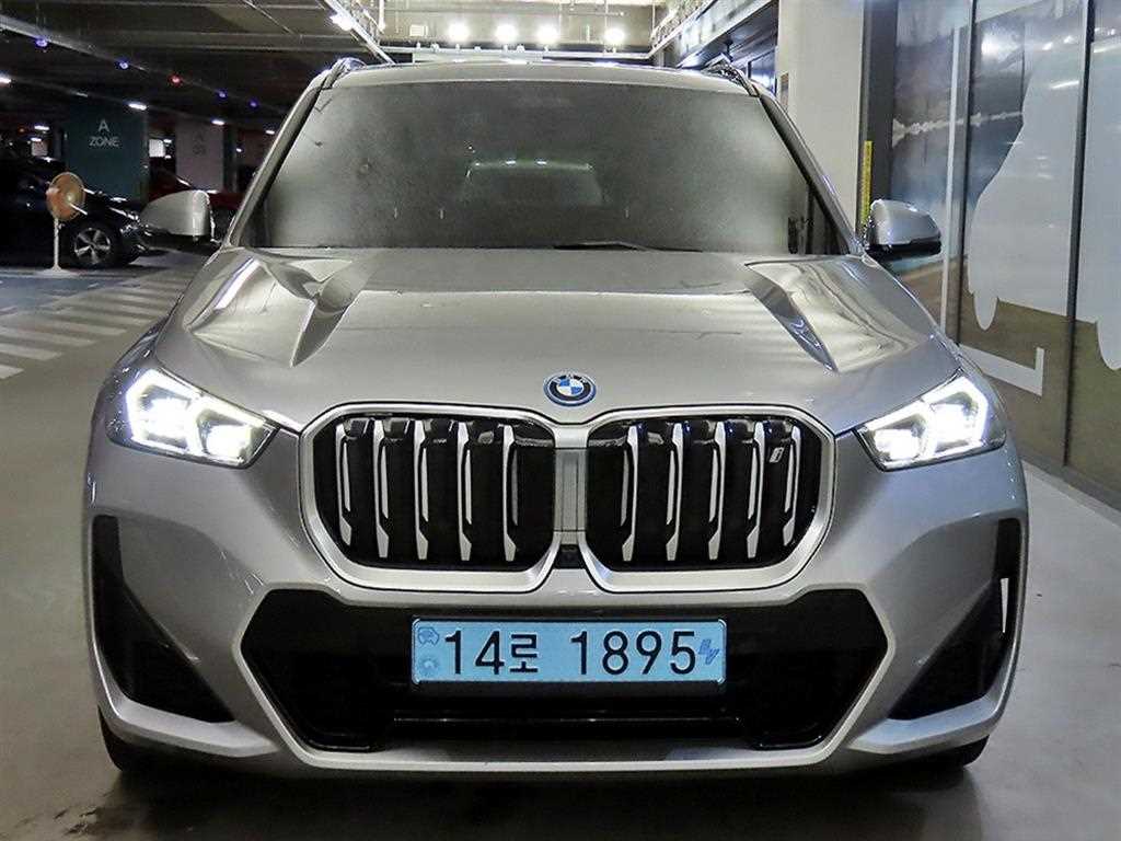 BMW iX1 xDrive 30 M 스포츠 사진 2/20
