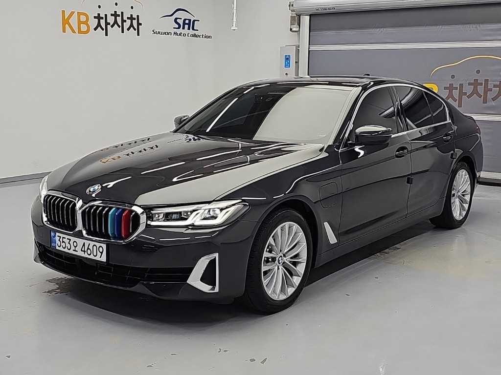 BMW 5시리즈 530e M 스포츠 사진