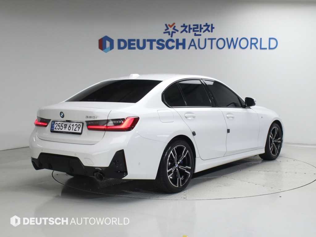 BMW 3시리즈 320i M 스포츠 사진 2/20