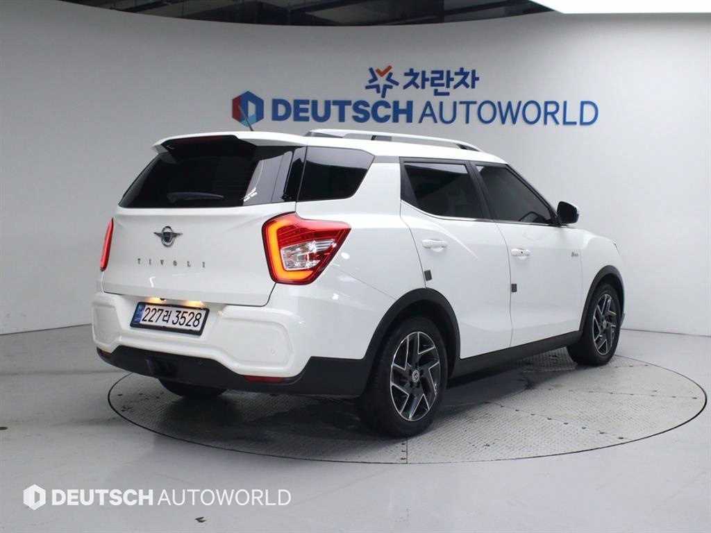 KGM 티볼리 2WD 가솔린 1.5 A3 사진 2/20