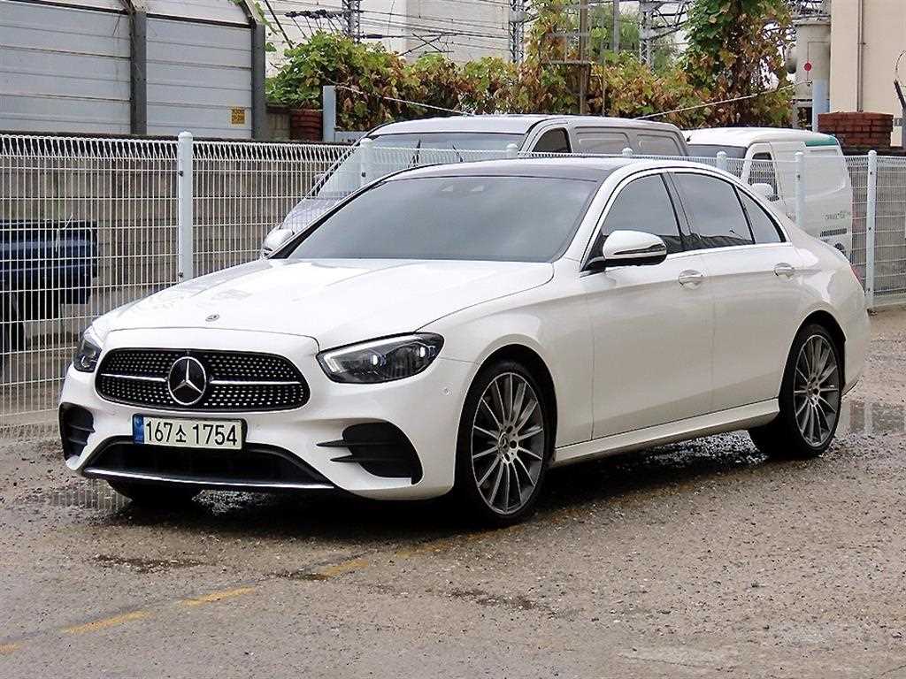 벤츠 E 클래스 E350 4MATIC AMG LINE 사진 2/20