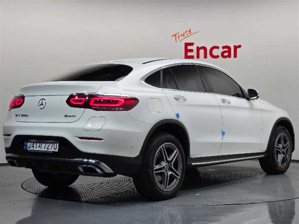 벤츠 GLC 클래스 GLC 300 e 4MATIC 쿠페 사진 2/20
