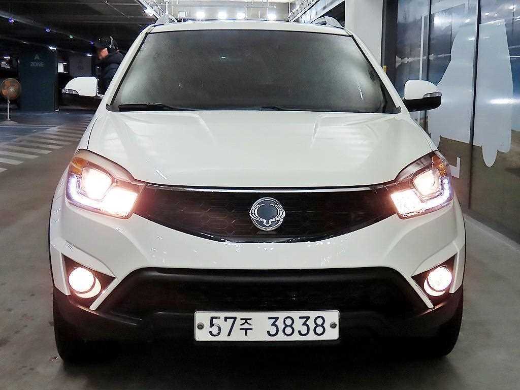 KGM 코란도 2WD 2.0 CVT 고급형 사진 2/20