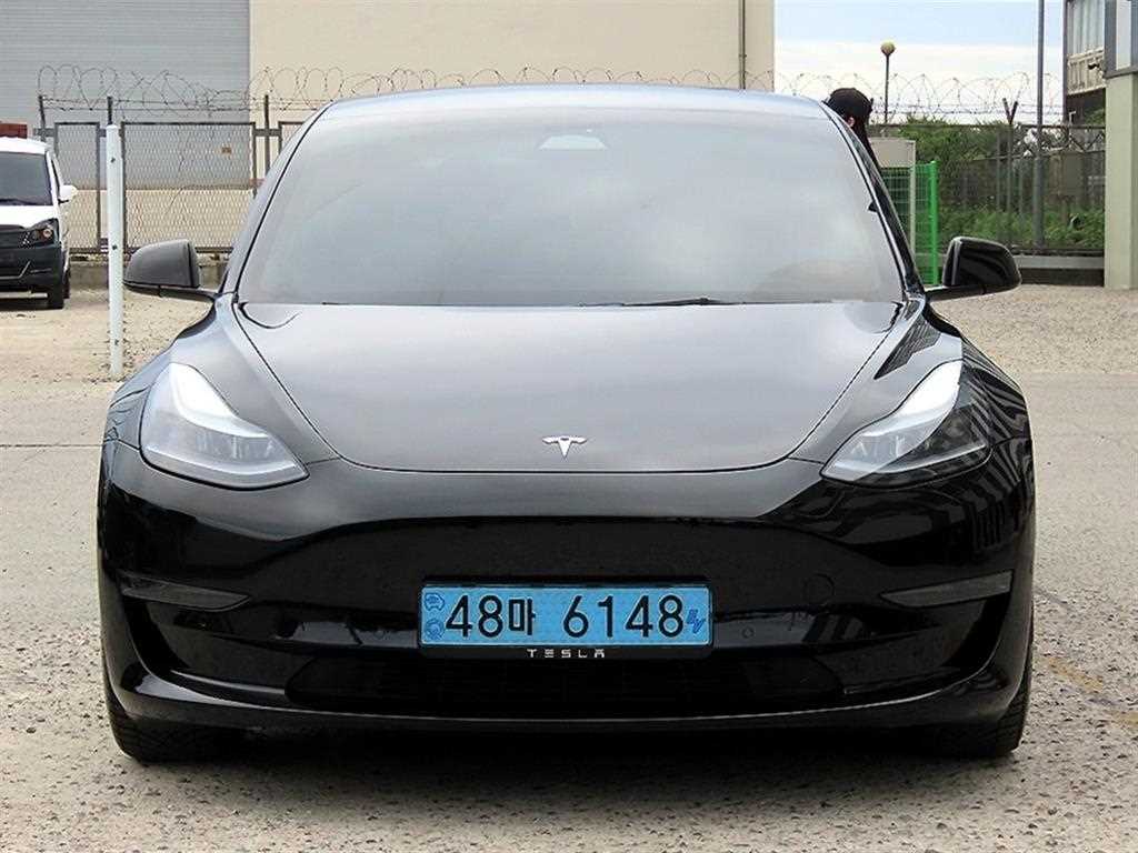 테슬라 모델 3 RWD 사진