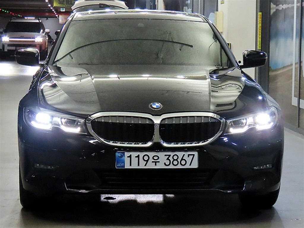 BMW 3시리즈 320i M 스포츠 사진 2/20