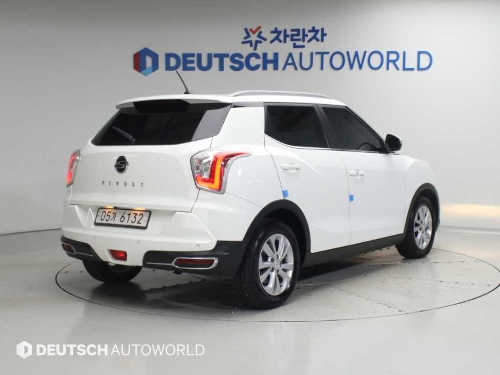 KGM 티볼리 2WD 가솔린 VX 사진 2/20