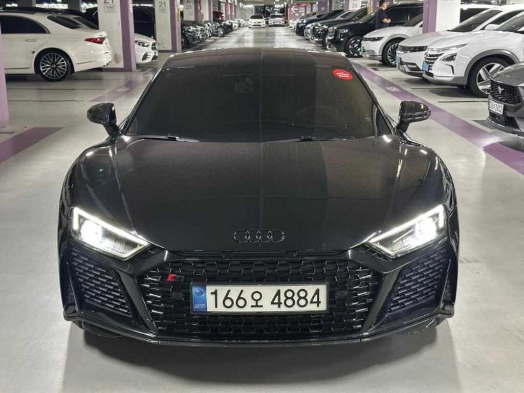R8 (4S) 5.2 V10 퍼포먼스 쿠페 2021년식