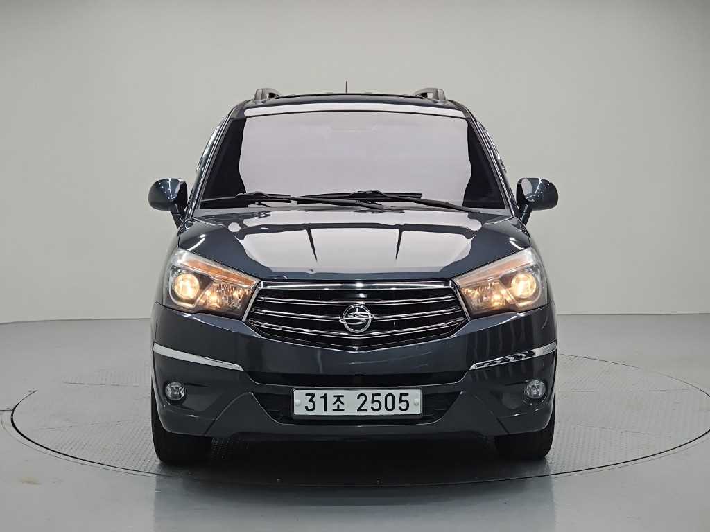 KGM 코란도 4WD GT 9인승 사진 2/19