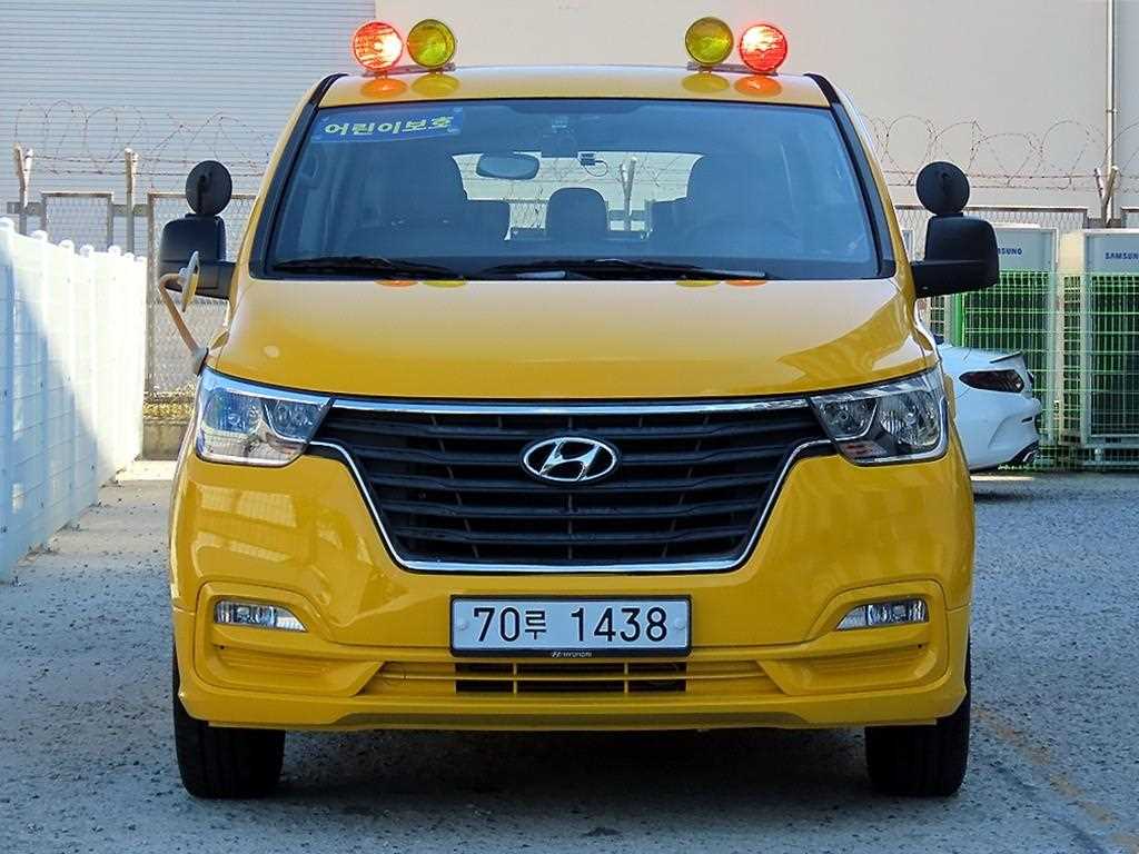 현대 스타렉스 2WD 웨건 11인승 모던 사진