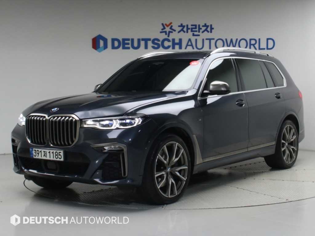 BMW X7 M50i 사진