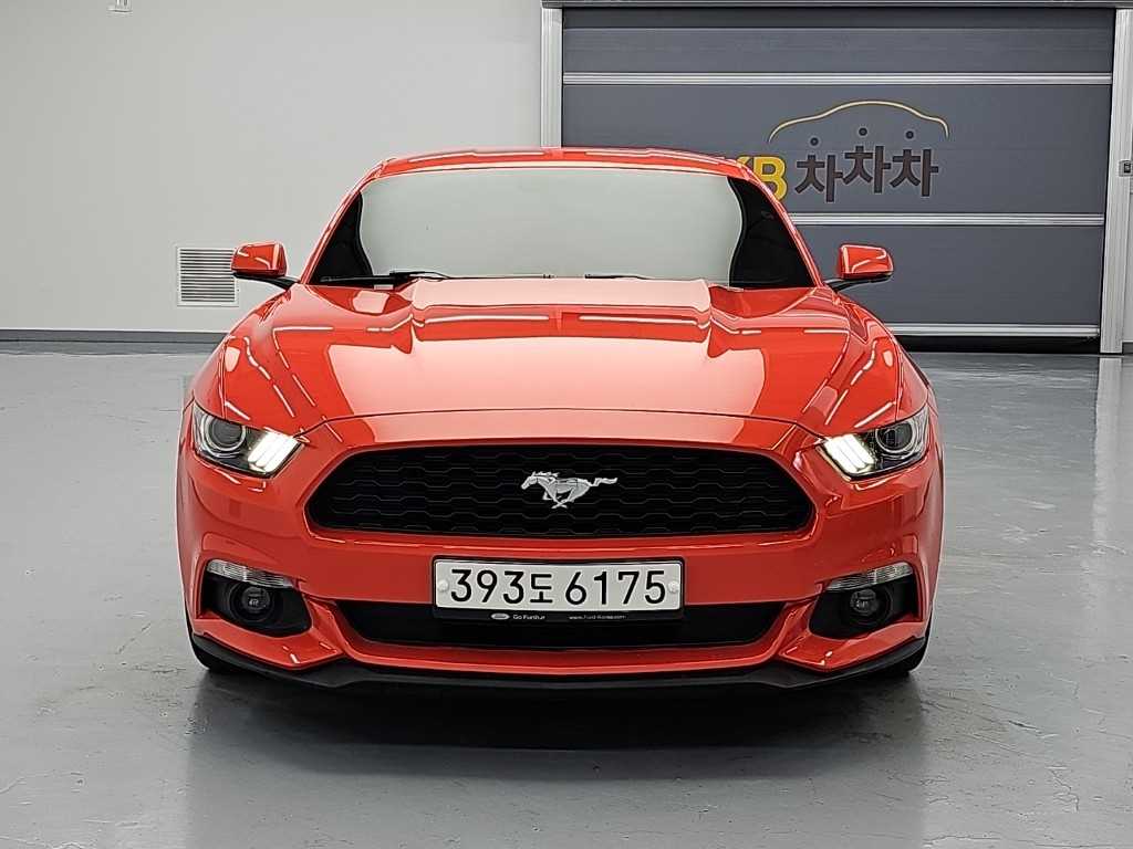 포드 머스탱 쿠페 사진 2/19