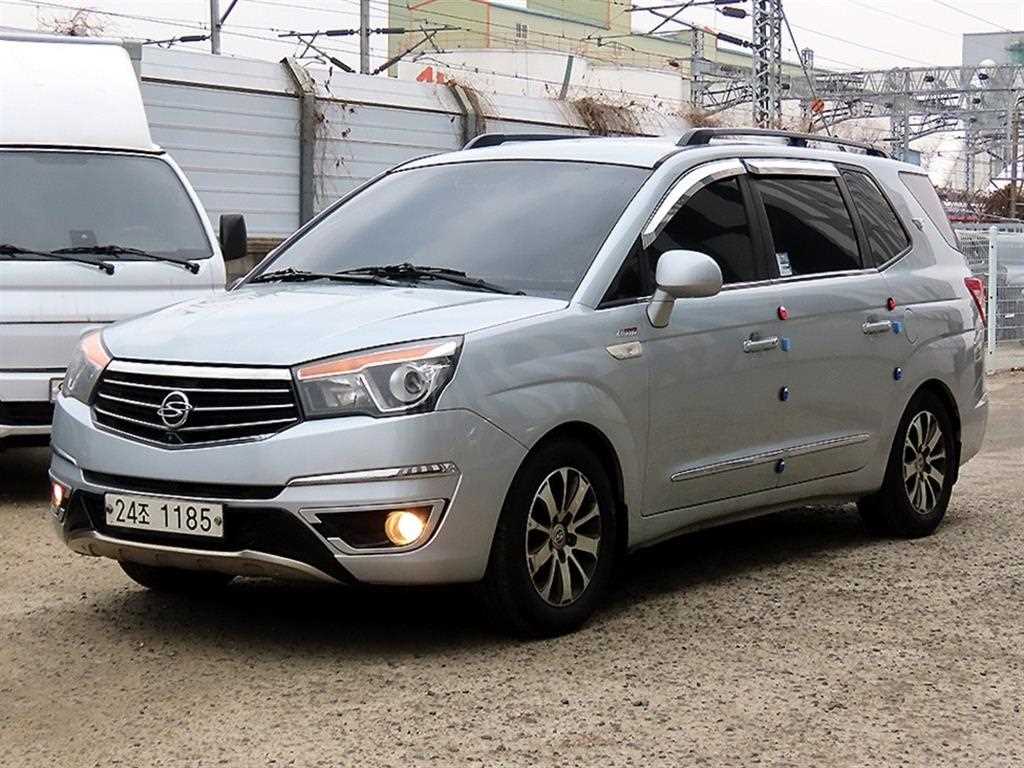 KGM 코란도 4WD TX 9인승 사진 2/18