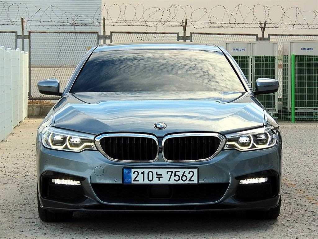 BMW 5시리즈 530i xDrive M 스포츠 플러스 사진