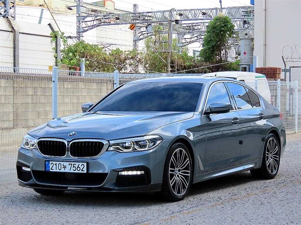 BMW 5시리즈 530i xDrive M 스포츠 플러스 사진 2/20