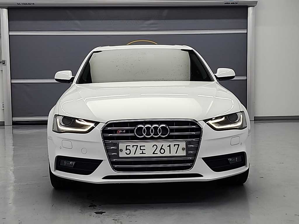 아우디 A4 2.0 TDI 다이나믹 사진 2/19