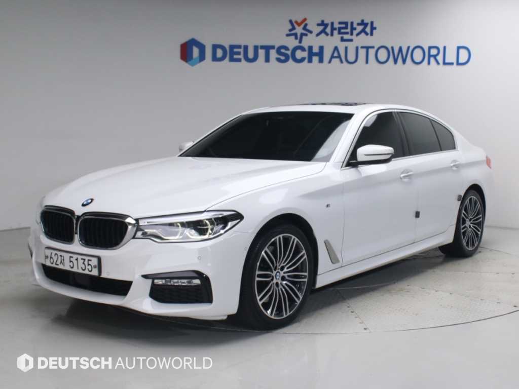 BMW 5시리즈 530i xDrive M 스포츠 사진