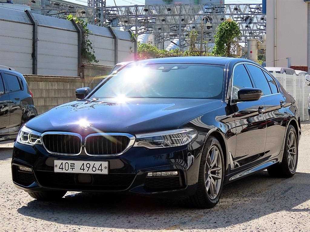 BMW 5시리즈 520d M 스포츠 플러스 사진 2/20