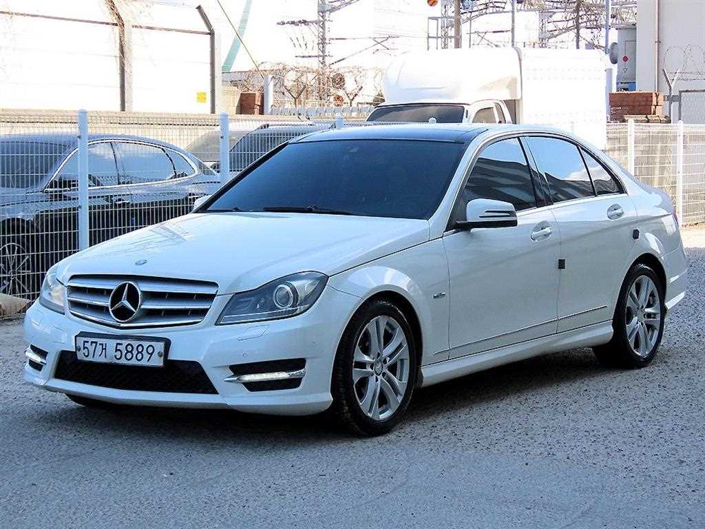 벤츠 C 클래스 C200 CGI 아방가르드 사진 2/19
