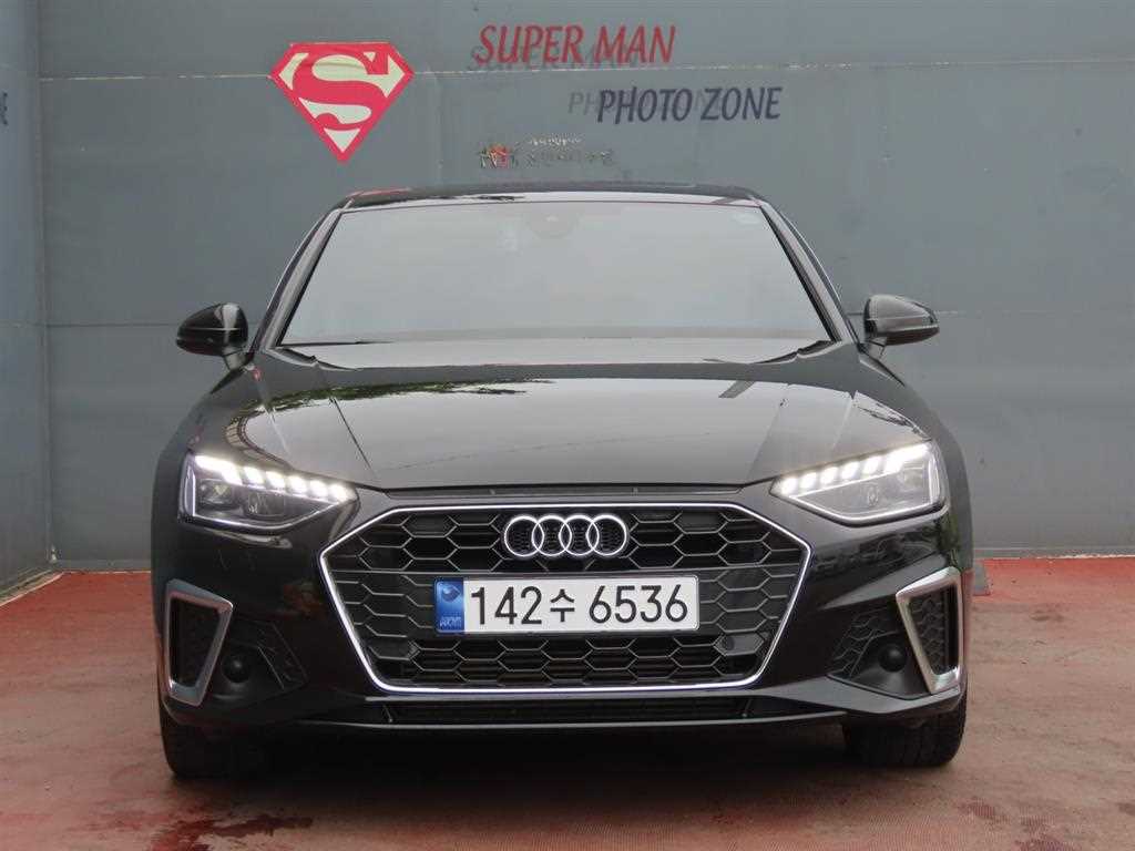아우디 A4 40 TFSI 프리미엄 사진 2/20