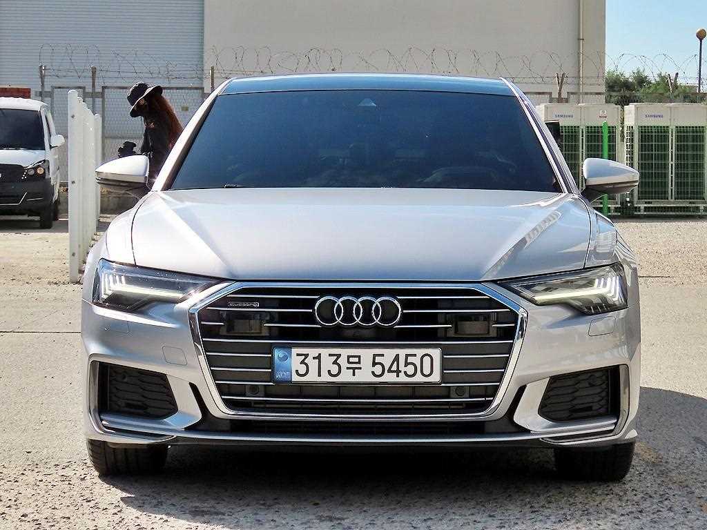 아우디 A6 45 TFSI 프리미엄 사진