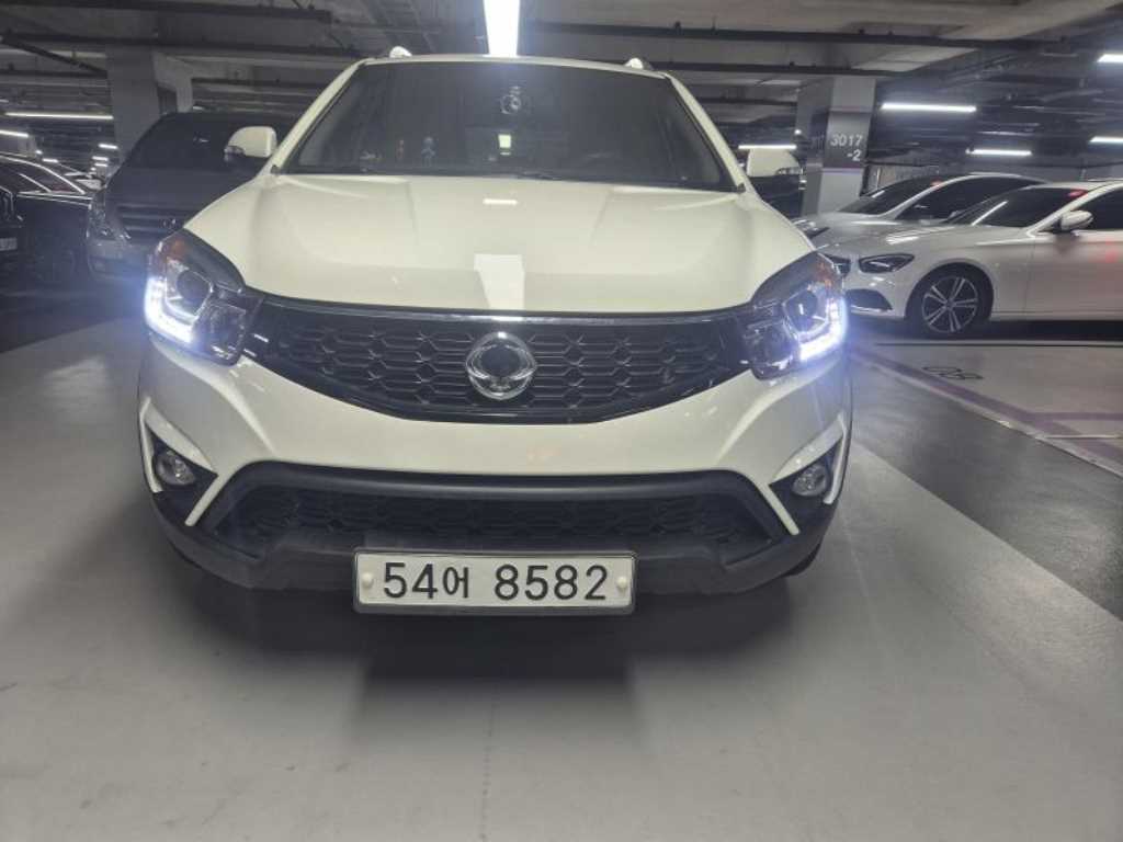 뉴코란도C 4WD 2.0 어드벤처 2015년식